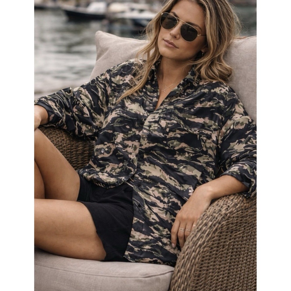 Topshop Oversized Camo Long Sleeve Button Down Shirt Size 4 Green NEW - Picture 1 of 14